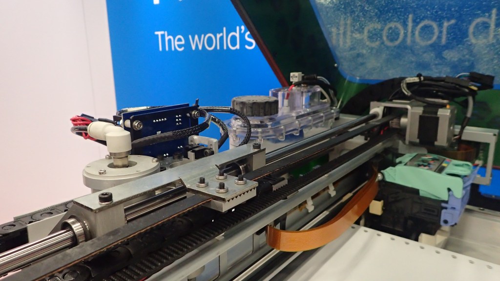 OLYMPUS DIGITAL CAMERA